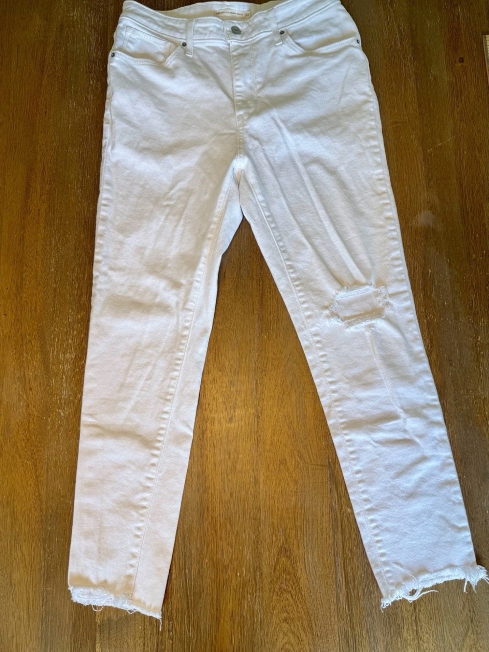 Levi's White Women's Skinny Jeans with Raw Hem